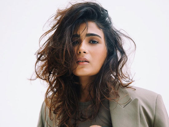 Gorgeous Clicks Of Shalini Pandey With Straight Hair